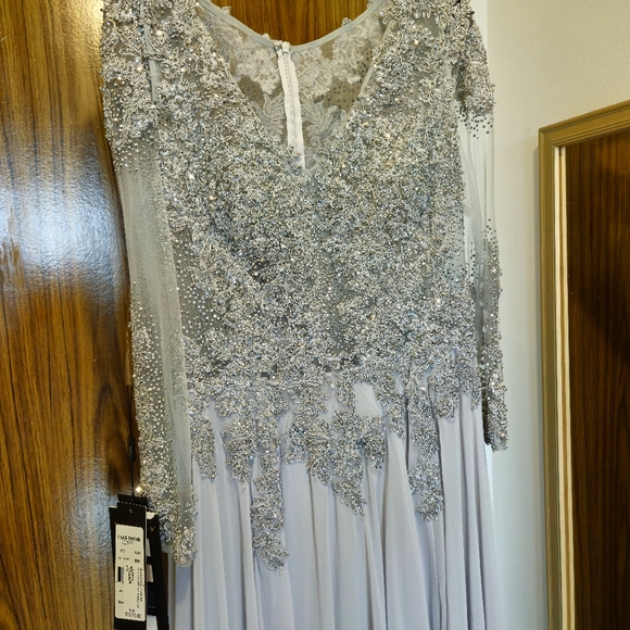 Daymor Couture Evening Gown Silver prom Dress size 14 - Picture 8 of 11